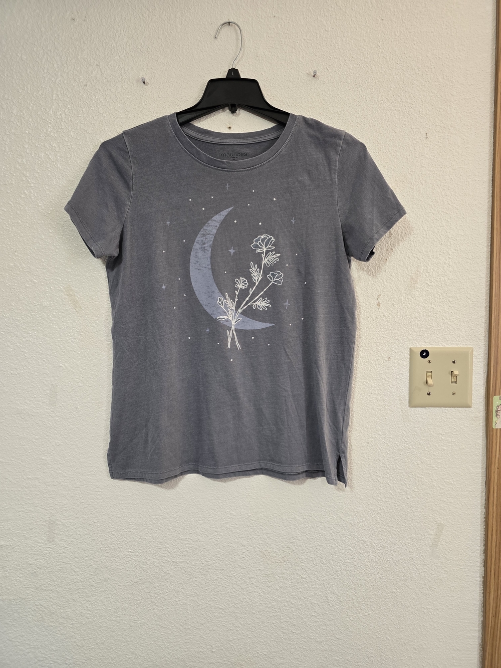 Maurices Gray Moon & Star Short Sleeve Tee